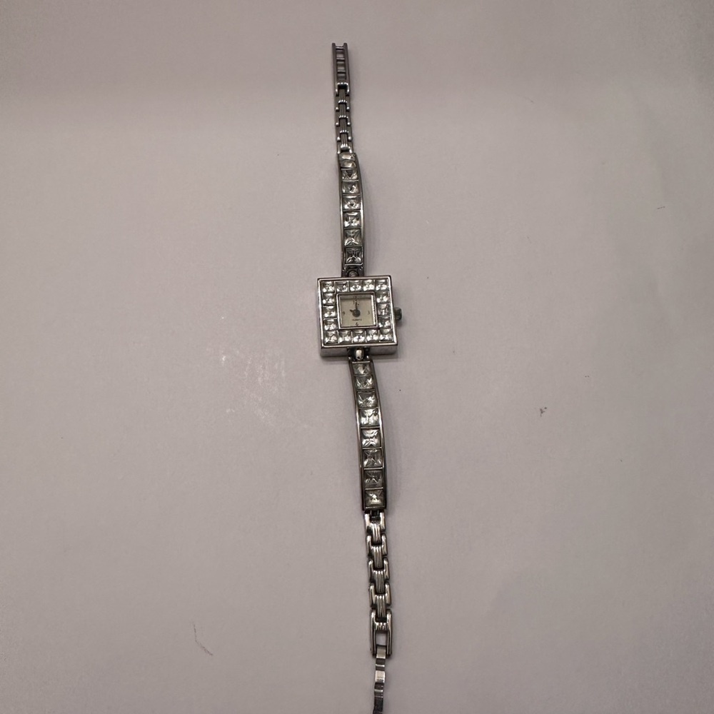 Yves Rocher Crystal Watch - Picture 4 of 5